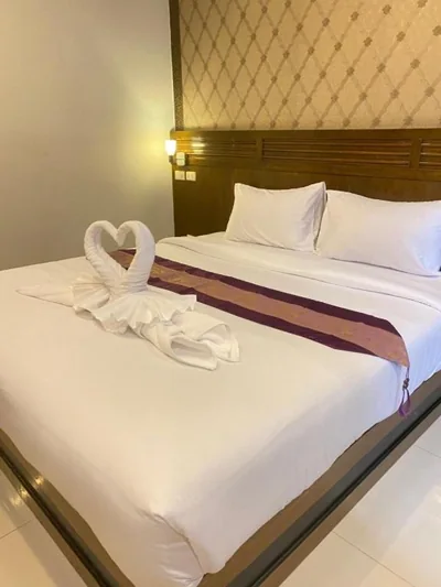 Camera Grand Deluxe con balcone — NJ PATONG HOTEL